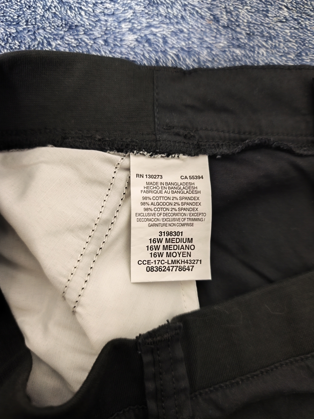 Lee Relaxed Fit Black Capris - Picture 9 of 9